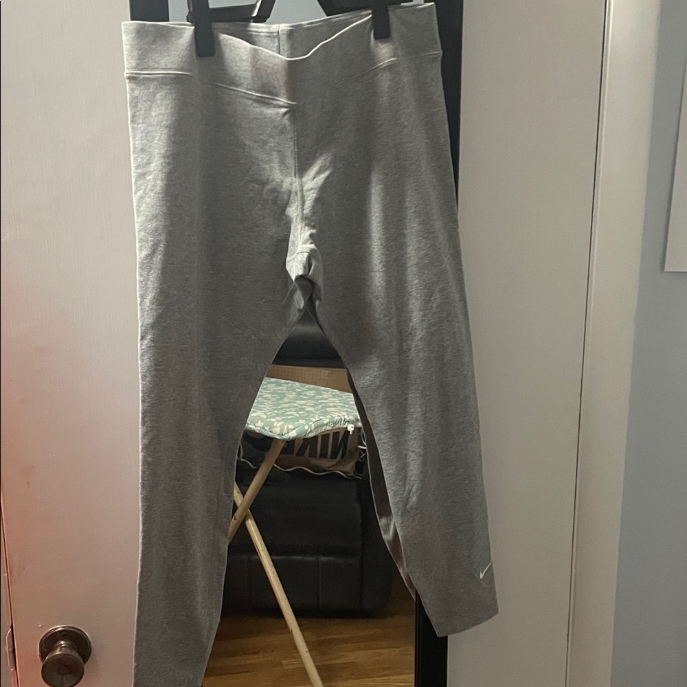 Nike Women’s Light Gray Leggings